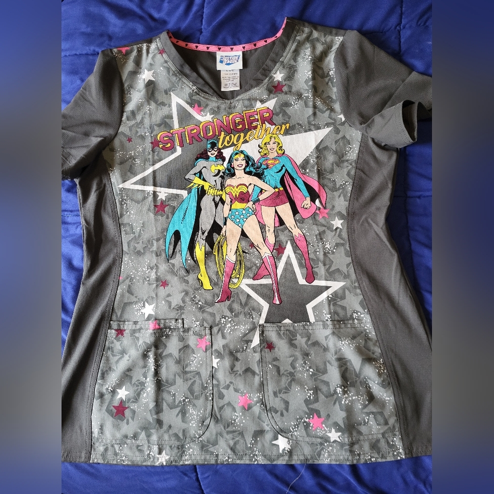 💥4 for $30💥 Scrubstar Justice League scrub top size LG